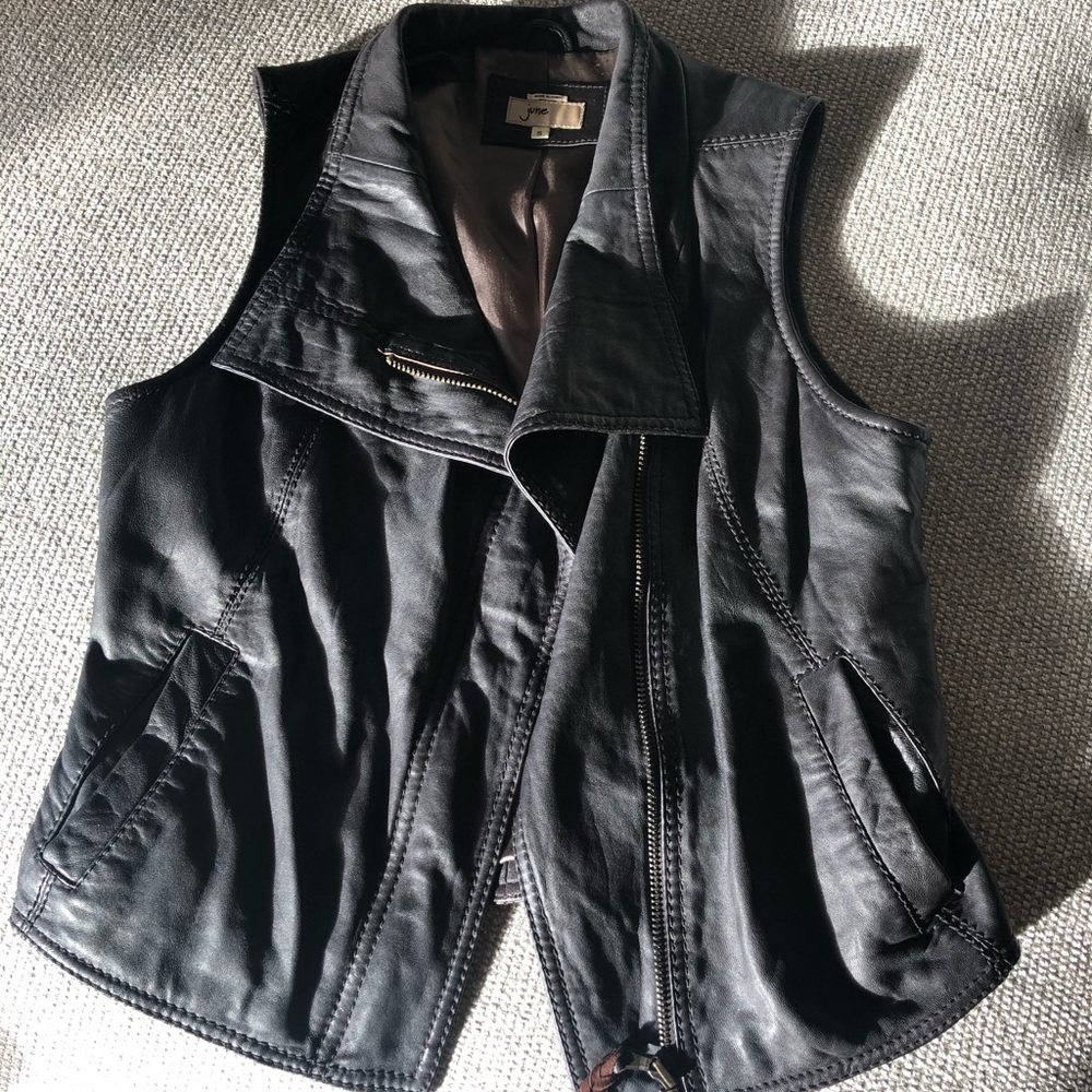 June sleeveless leather jacket